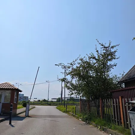 Peaceful Family Ilidza With Free Parking Apartamento *